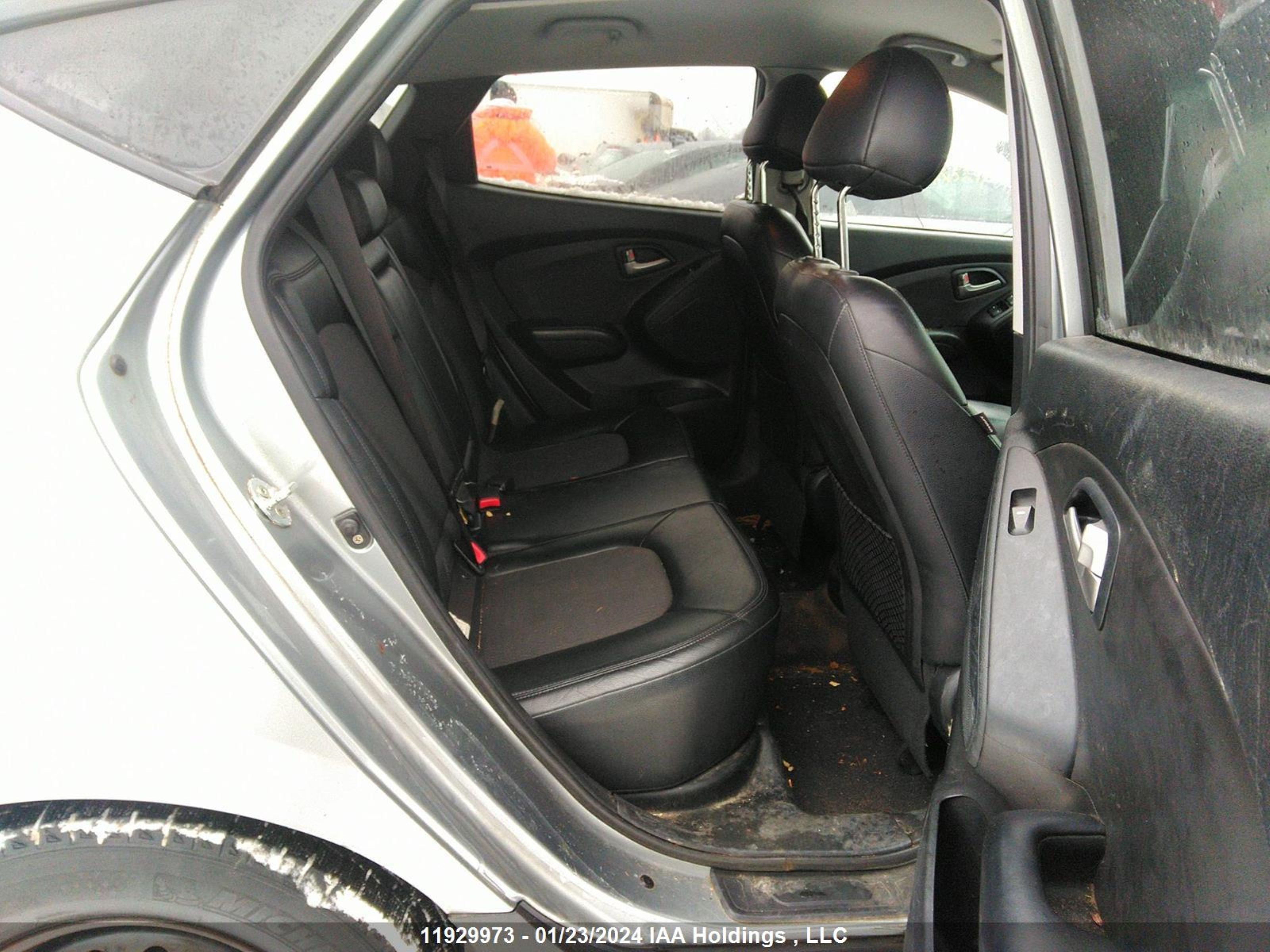 Photo 7 VIN: KM8JU3AC2BU174209 - HYUNDAI TUCSON 