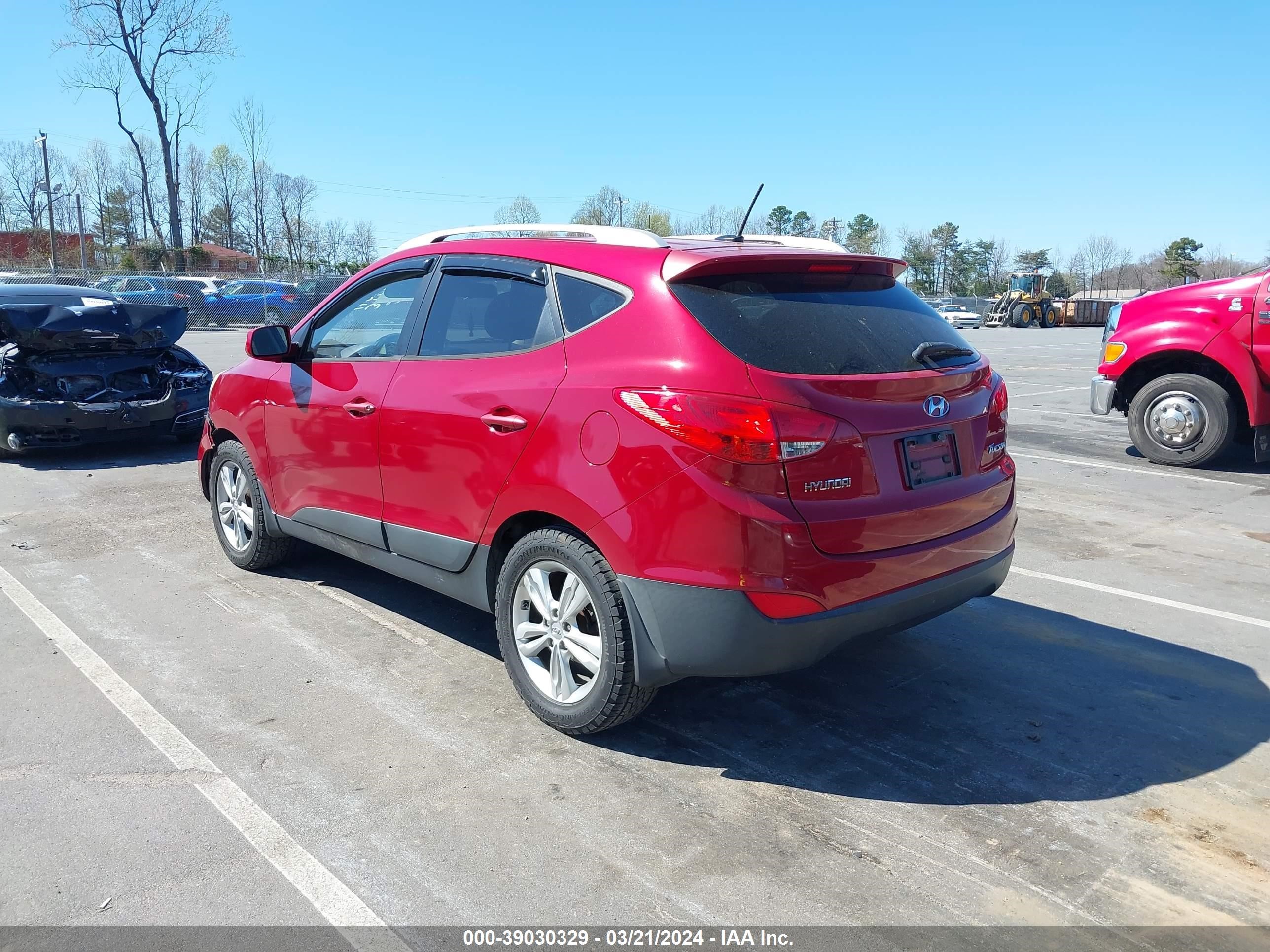 Photo 2 VIN: KM8JU3AC2BU190121 - HYUNDAI TUCSON 