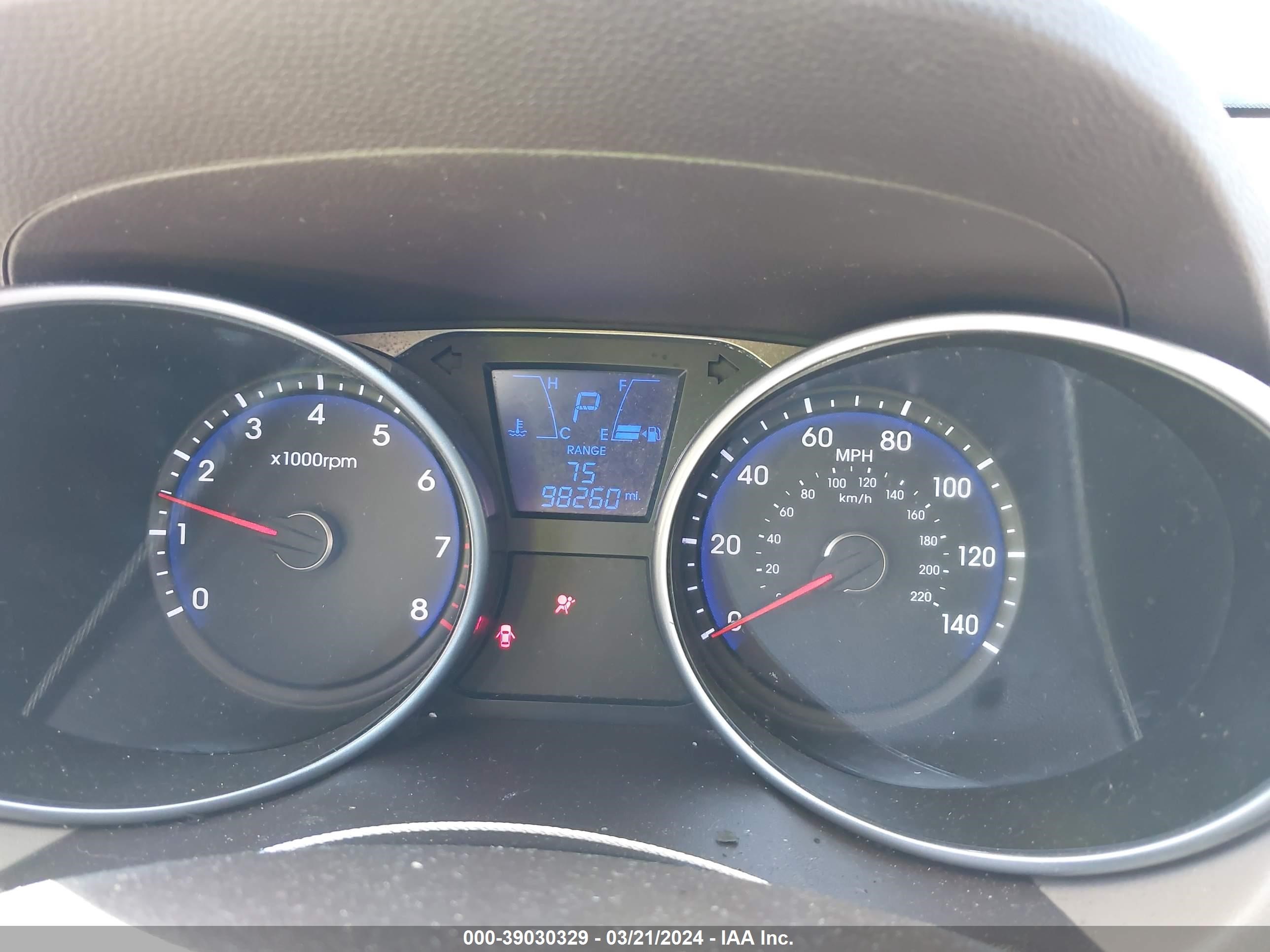 Photo 6 VIN: KM8JU3AC2BU190121 - HYUNDAI TUCSON 