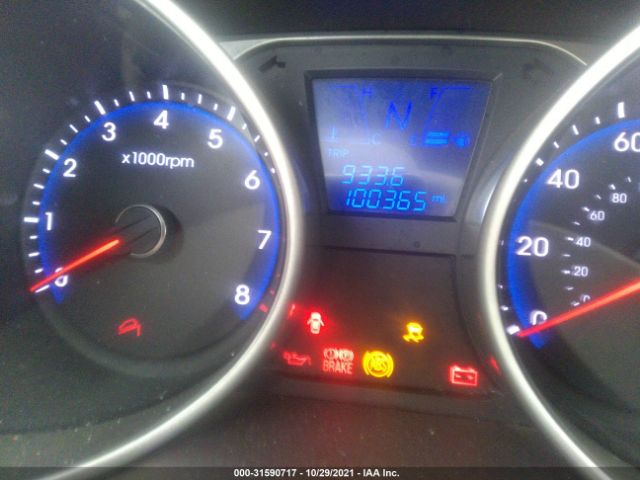 Photo 6 VIN: KM8JU3AC2BU220699 - HYUNDAI TUCSON 