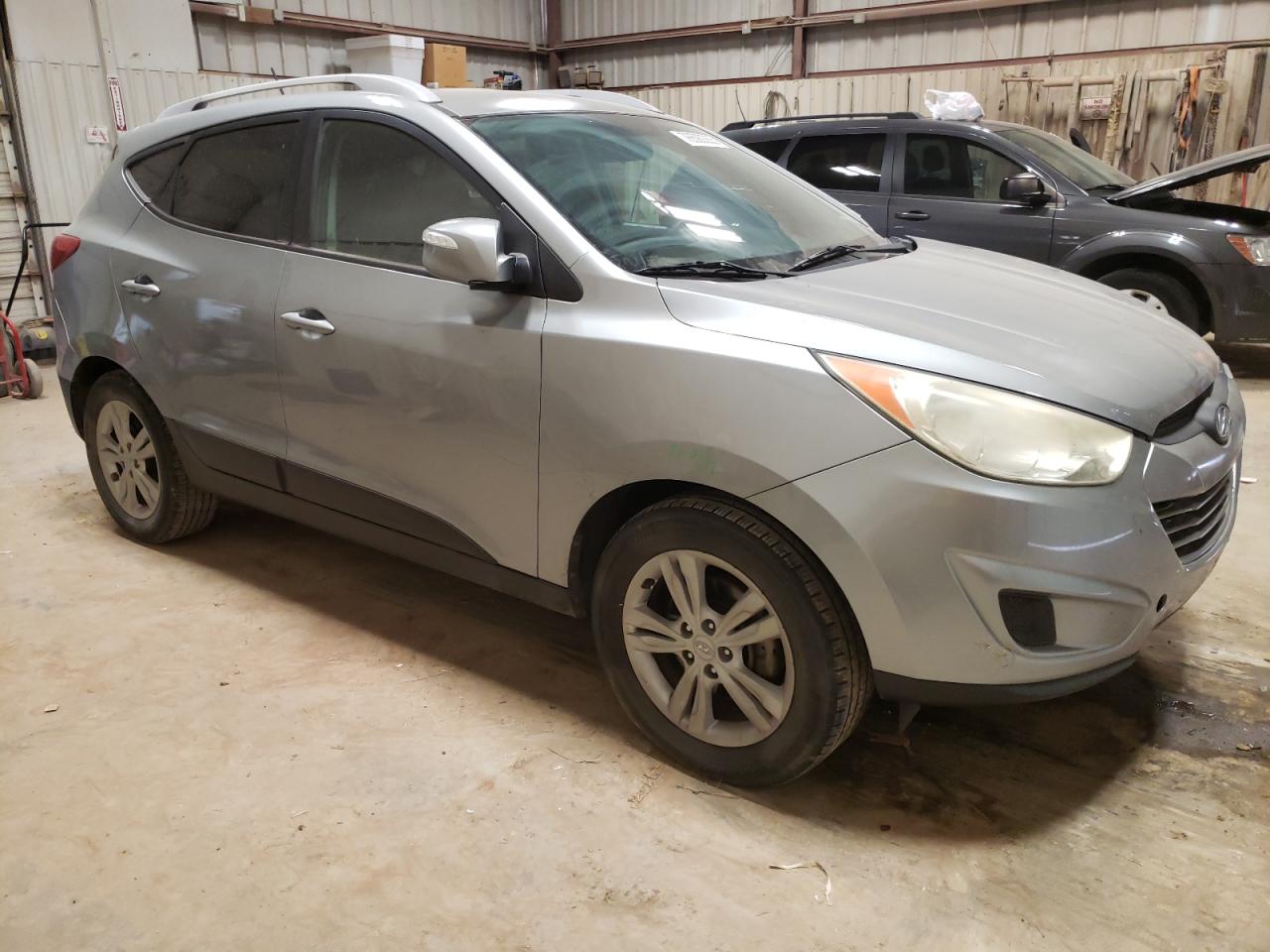 Photo 3 VIN: KM8JU3AC2CU490856 - HYUNDAI TUCSON 