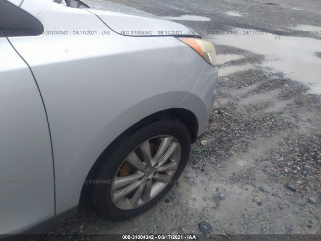 Photo 5 VIN: KM8JU3AC2CU493885 - HYUNDAI TUCSON 