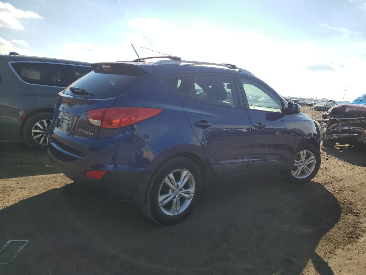 Photo 2 VIN: KM8JU3AC2DU685227 - HYUNDAI TUCSON 