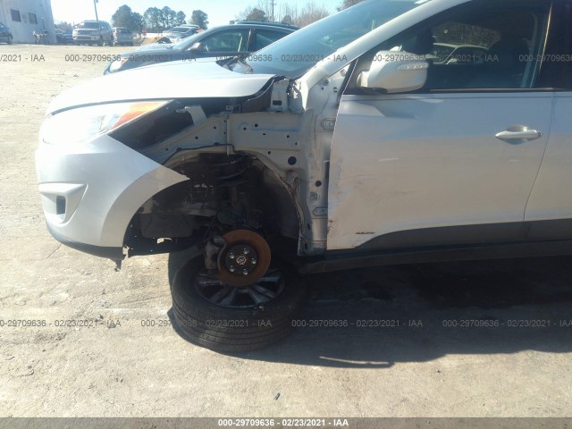 Photo 5 VIN: KM8JU3AC3CU525758 - HYUNDAI TUCSON 