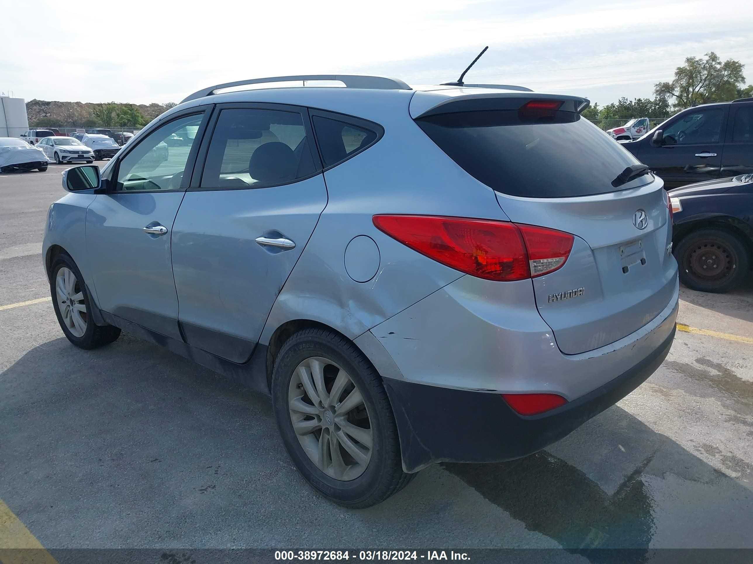 Photo 2 VIN: KM8JU3AC3CU535559 - HYUNDAI TUCSON 