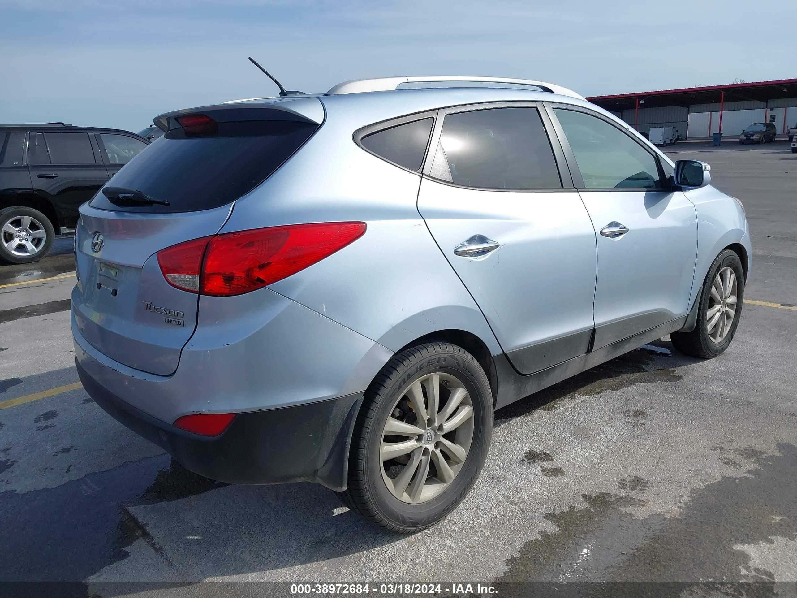 Photo 3 VIN: KM8JU3AC3CU535559 - HYUNDAI TUCSON 