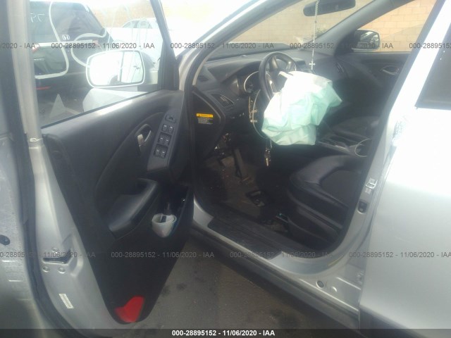 Photo 4 VIN: KM8JU3AC4AU067158 - HYUNDAI TUCSON 