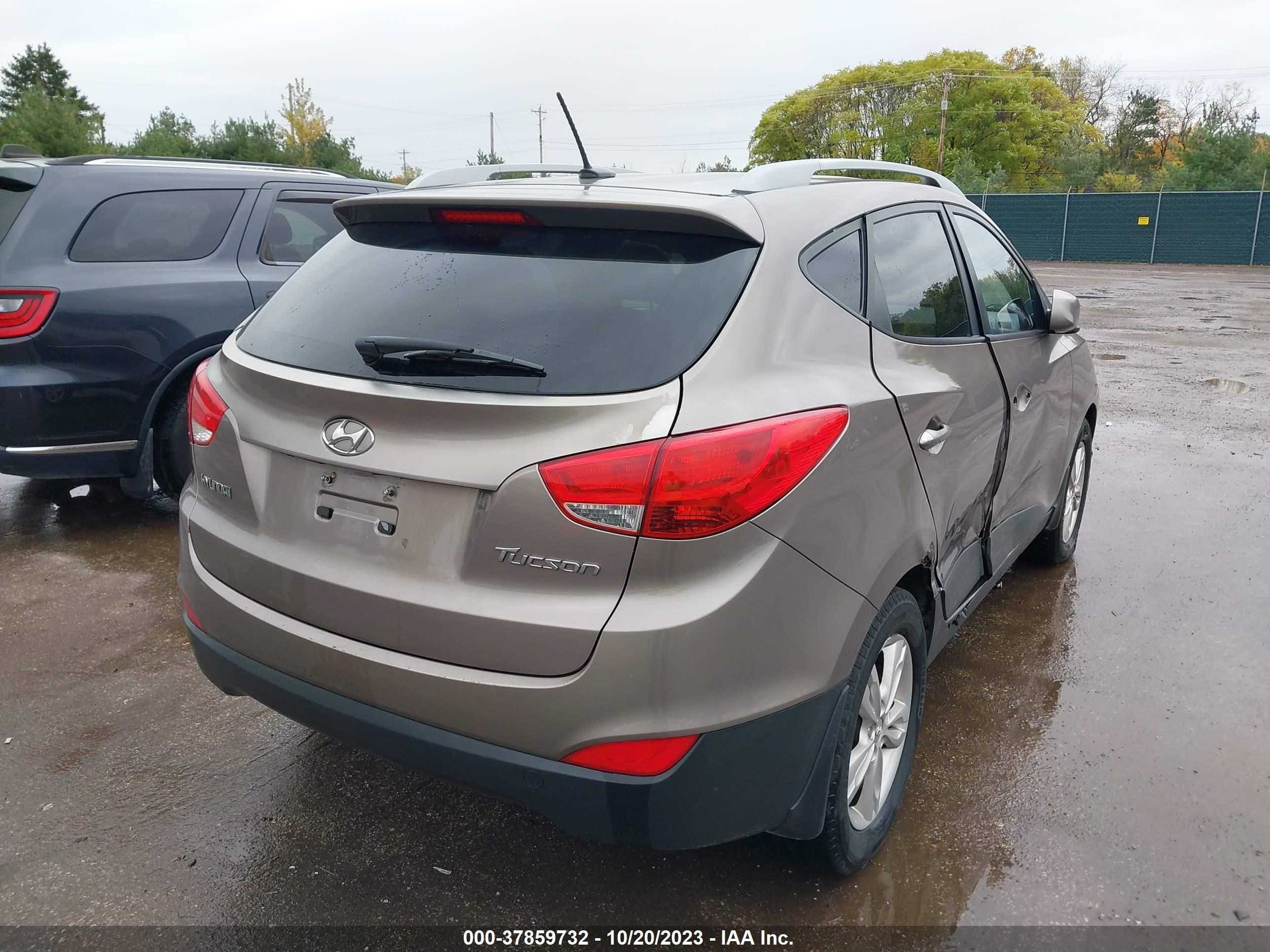 Photo 3 VIN: KM8JU3AC4AU070576 - HYUNDAI TUCSON 