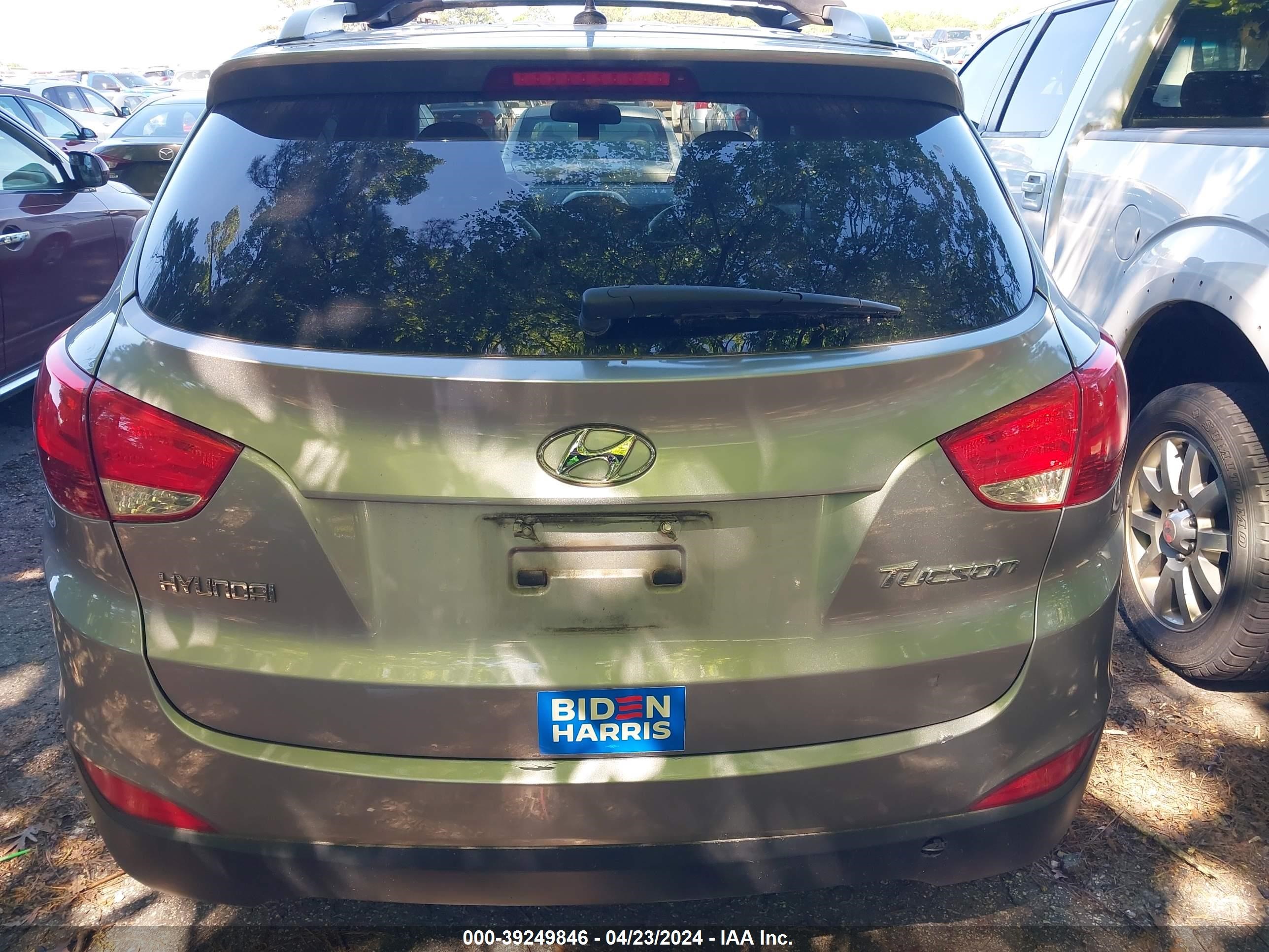 Photo 10 VIN: KM8JU3AC4CU405287 - HYUNDAI TUCSON 