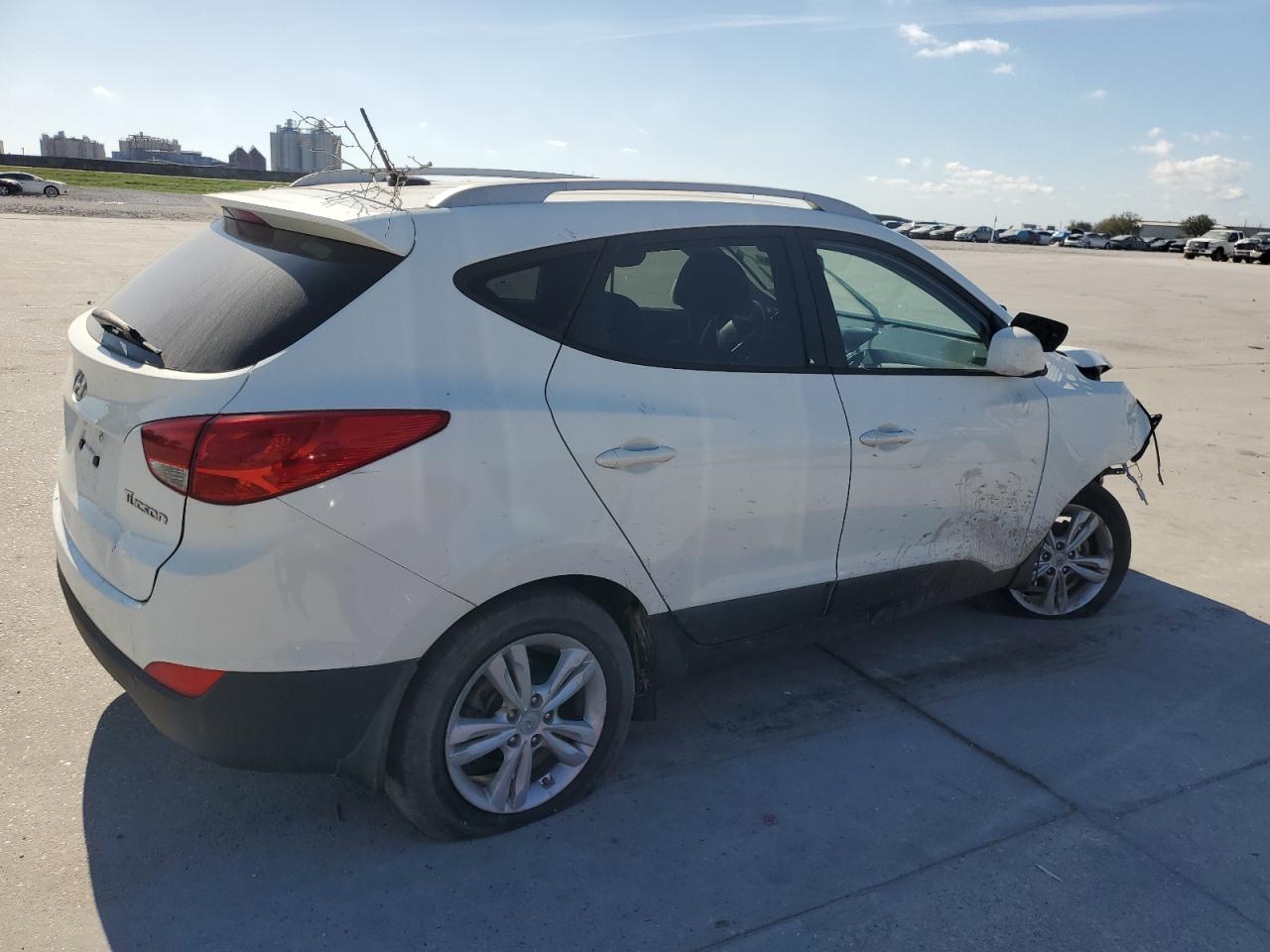 Photo 2 VIN: KM8JU3AC5BU256838 - HYUNDAI TUCSON 