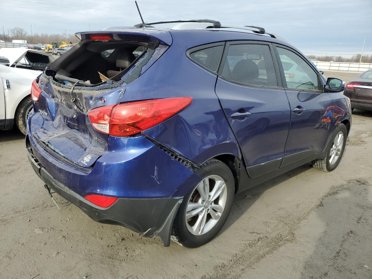 Photo 2 VIN: KM8JU3AC5DU696318 - HYUNDAI TUCSON 