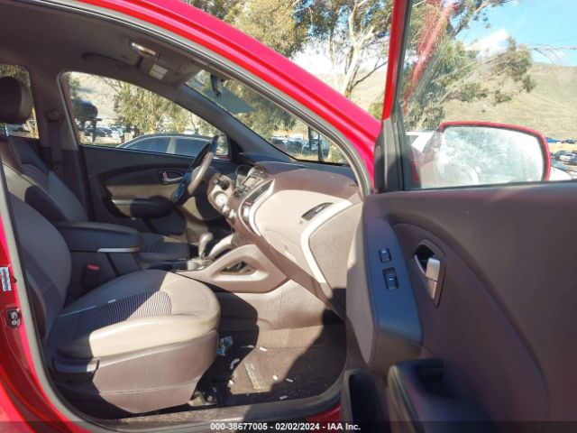 Photo 4 VIN: KM8JU3AC7AU110486 - HYUNDAI TUCSON 