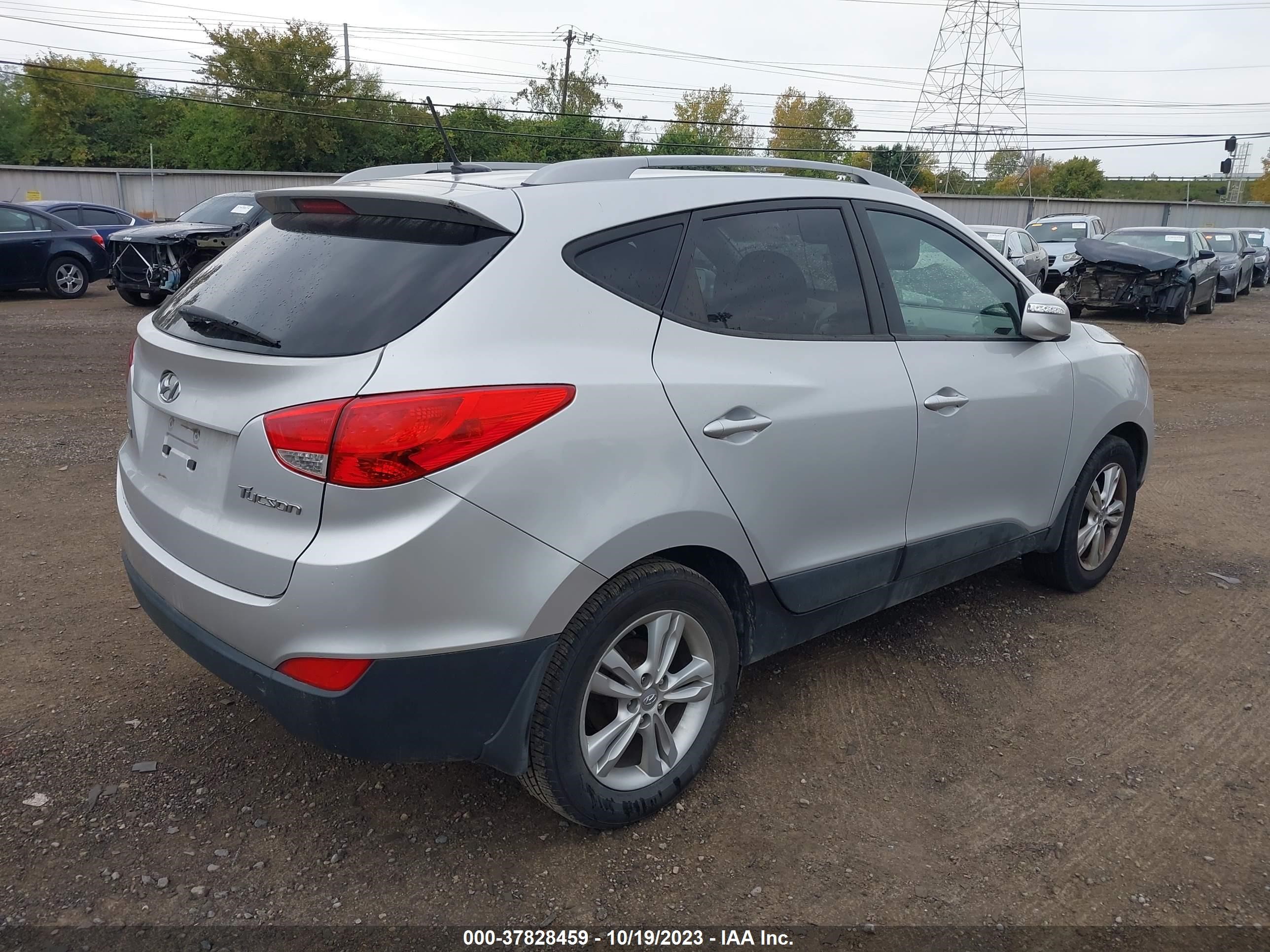 Photo 3 VIN: KM8JU3AC7DU649470 - HYUNDAI TUCSON 