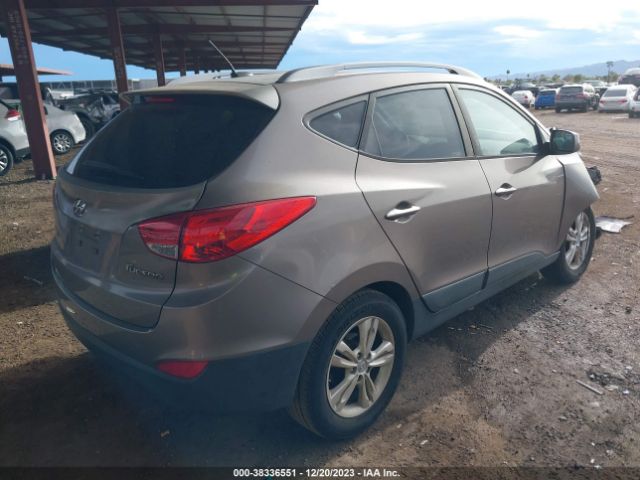 Photo 3 VIN: KM8JU3AC8BU276422 - HYUNDAI TUCSON 