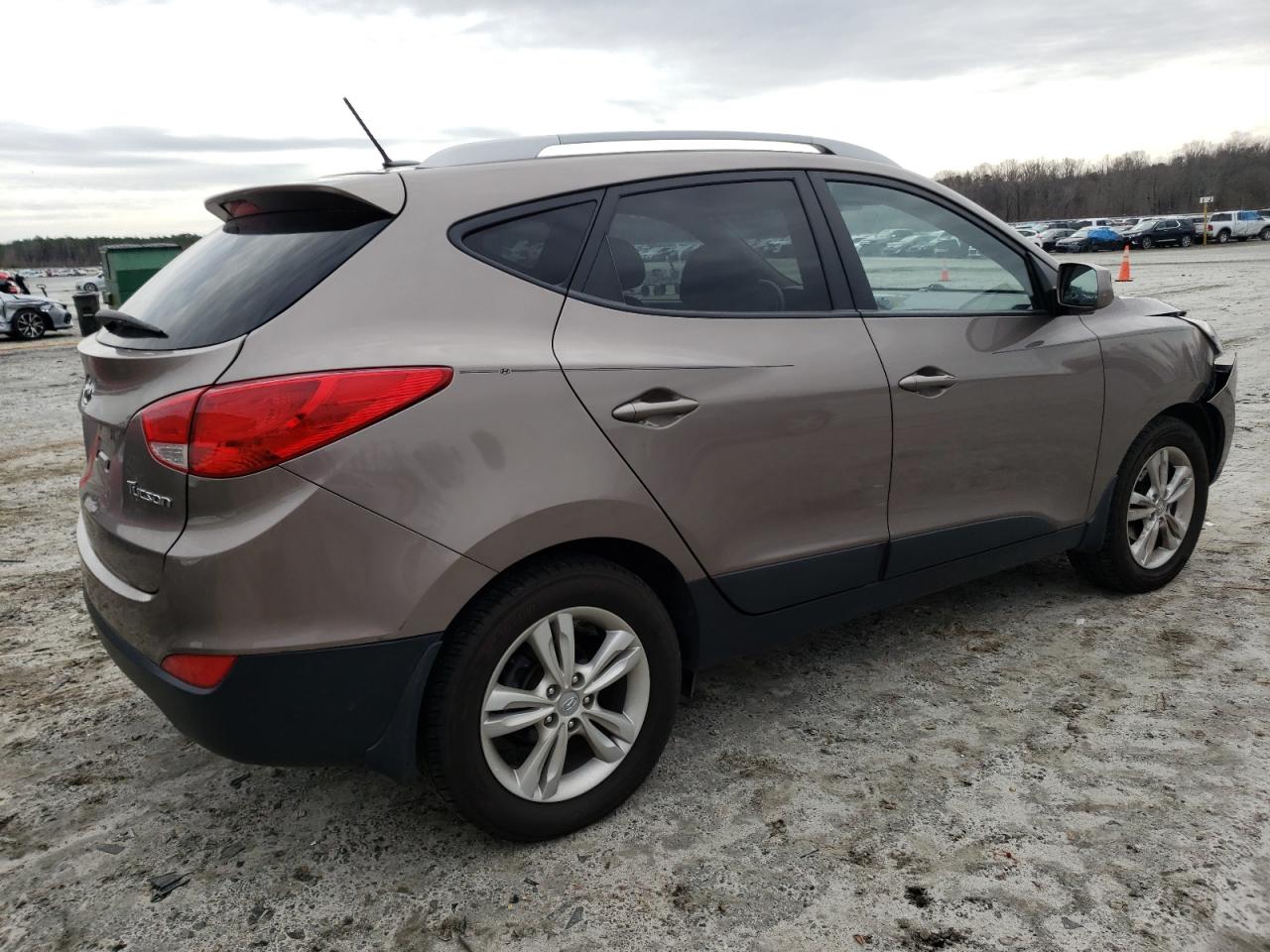 Photo 2 VIN: KM8JU3AC8BU291924 - HYUNDAI TUCSON 