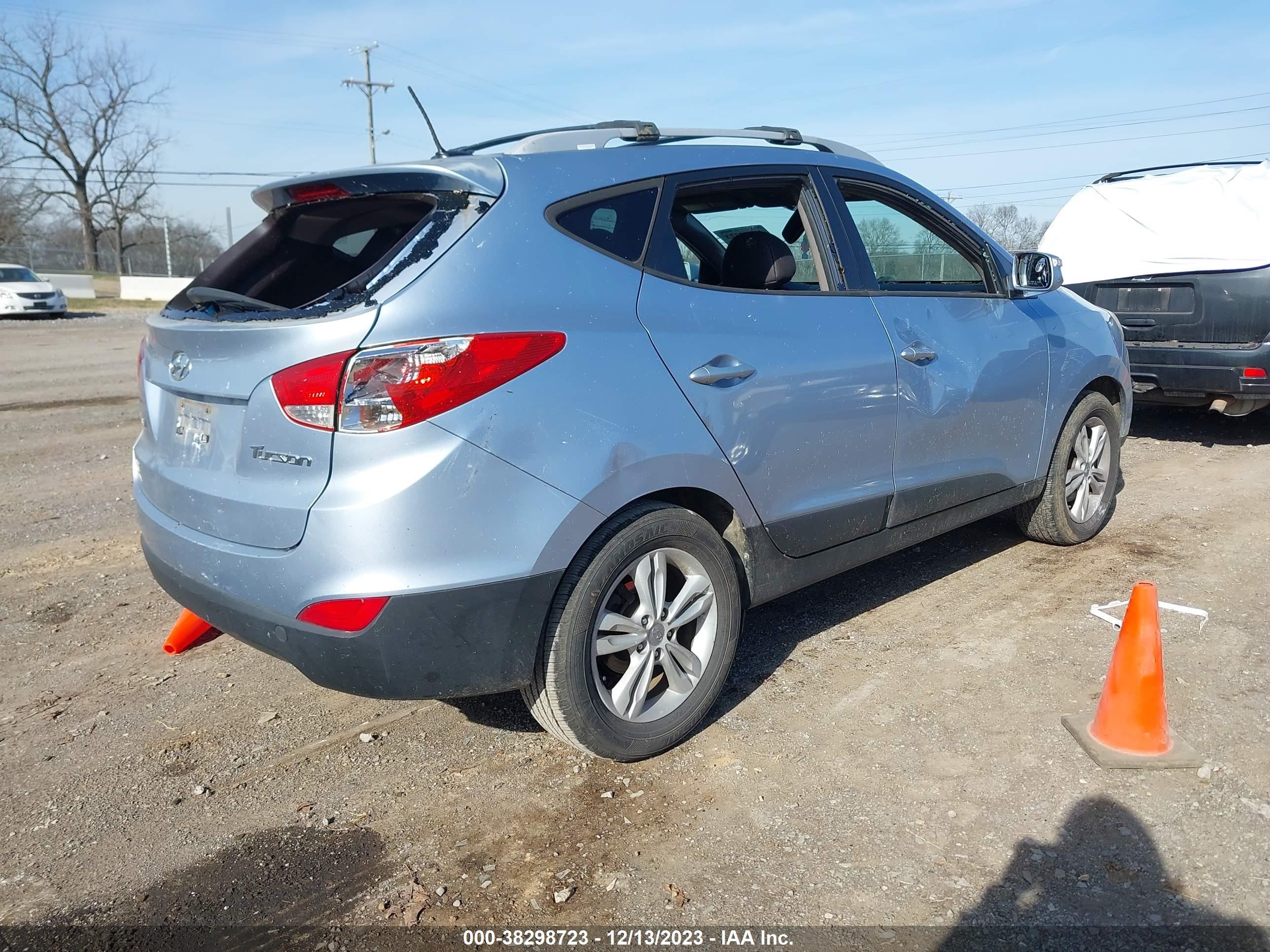 Photo 3 VIN: KM8JU3AC8DU584869 - HYUNDAI TUCSON 