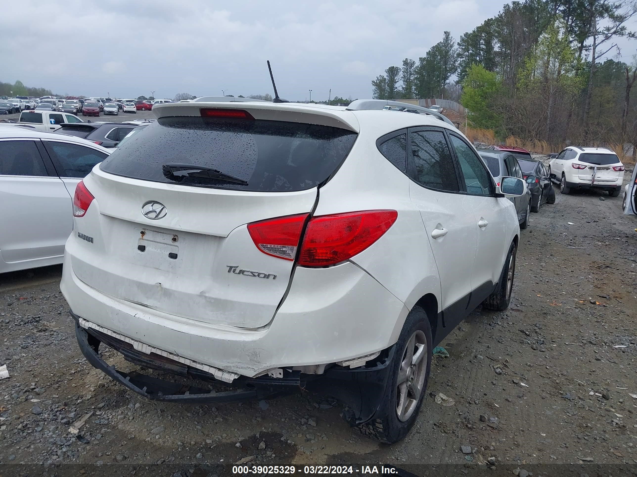 Photo 3 VIN: KM8JU3AC9BU261489 - HYUNDAI TUCSON 