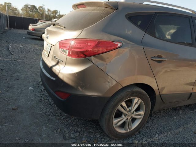 Photo 5 VIN: KM8JU3ACXBU231479 - HYUNDAI TUCSON 