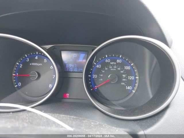 Photo 6 VIN: KM8JU3ACXBU260447 - HYUNDAI TUCSON 