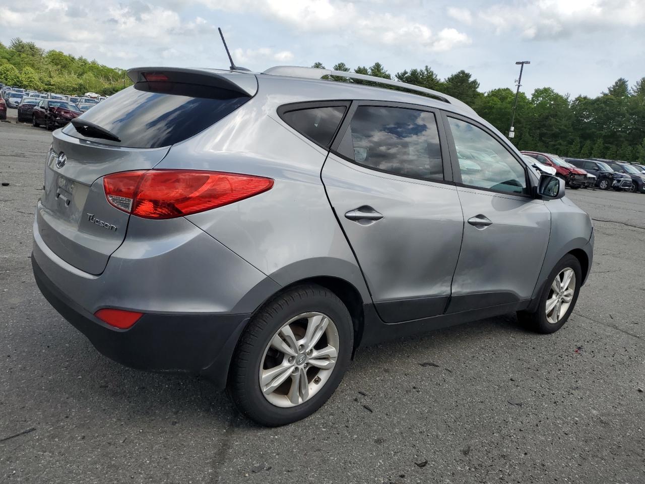 Photo 2 VIN: KM8JU3ACXBU275496 - HYUNDAI TUCSON 