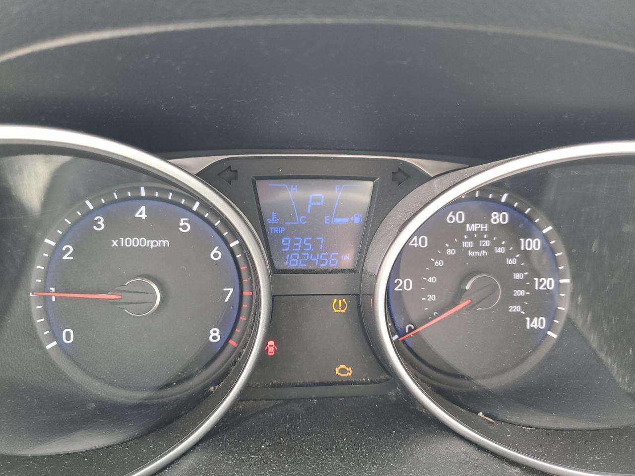 Photo 8 VIN: KM8JU3ACXBU275496 - HYUNDAI TUCSON 