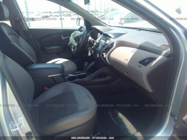 Photo 4 VIN: KM8JU3ACXCU385613 - HYUNDAI TUCSON 