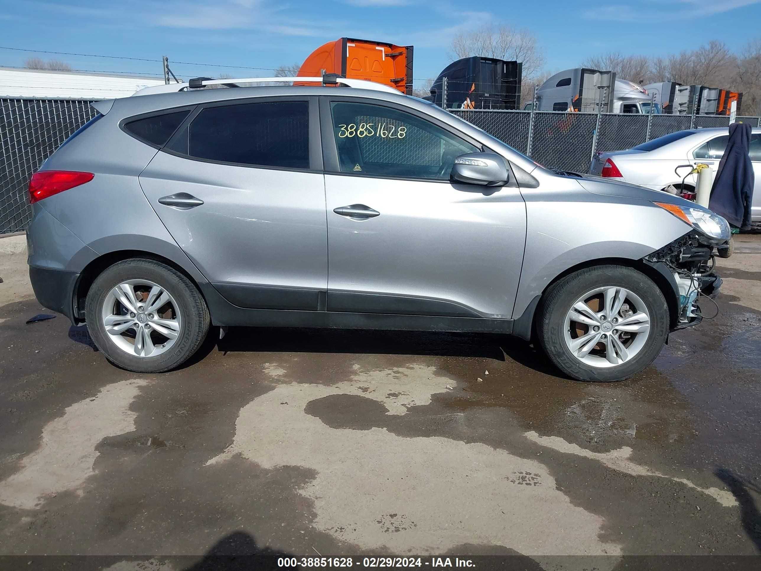 Photo 13 VIN: KM8JU3ACXCU442991 - HYUNDAI TUCSON 