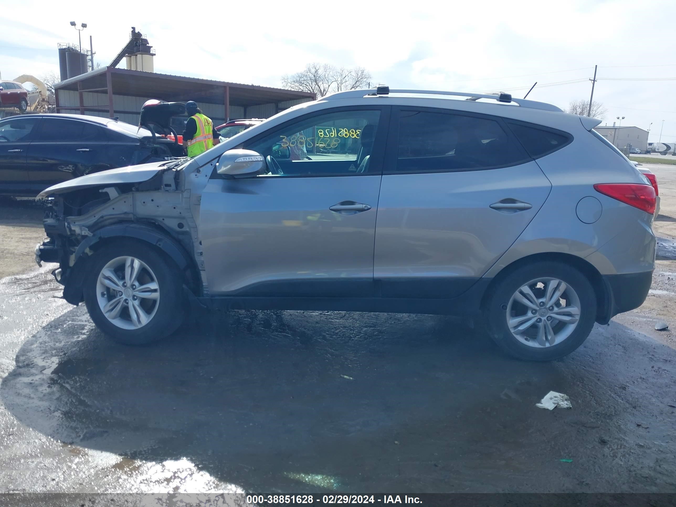 Photo 14 VIN: KM8JU3ACXCU442991 - HYUNDAI TUCSON 