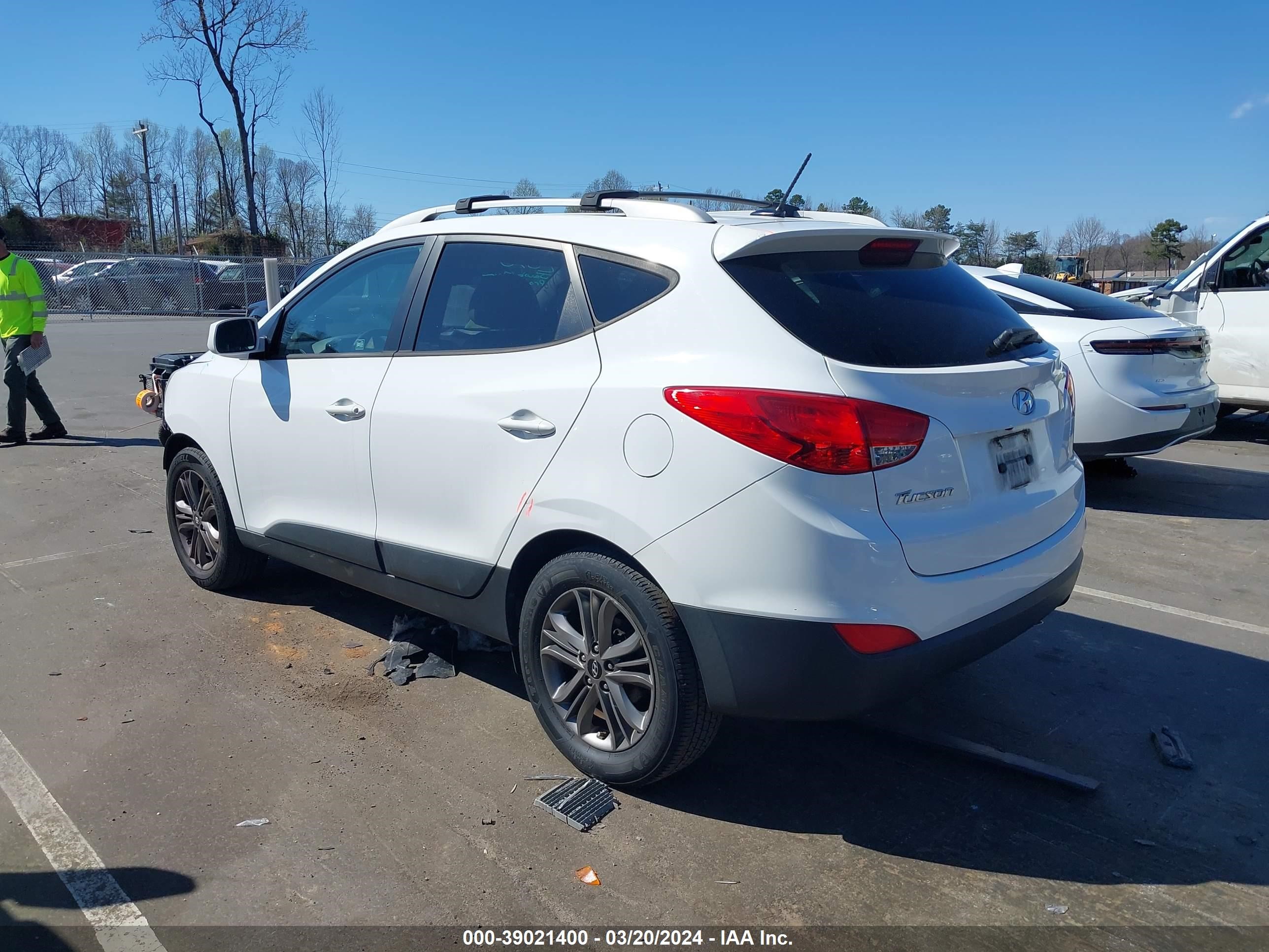 Photo 2 VIN: KM8JU3AG0EU928697 - HYUNDAI TUCSON 