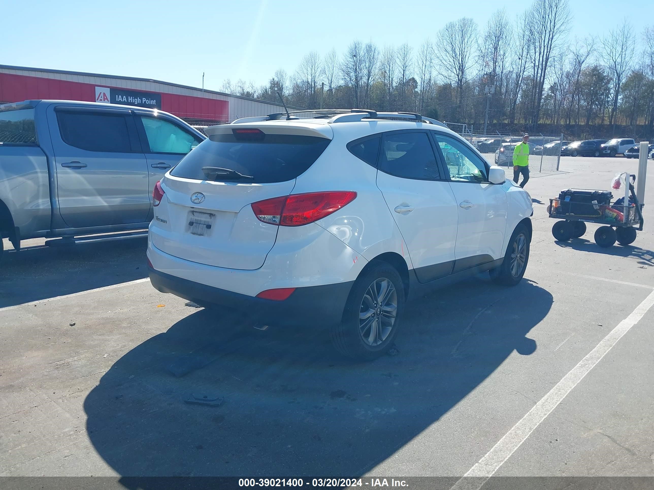 Photo 3 VIN: KM8JU3AG0EU928697 - HYUNDAI TUCSON 