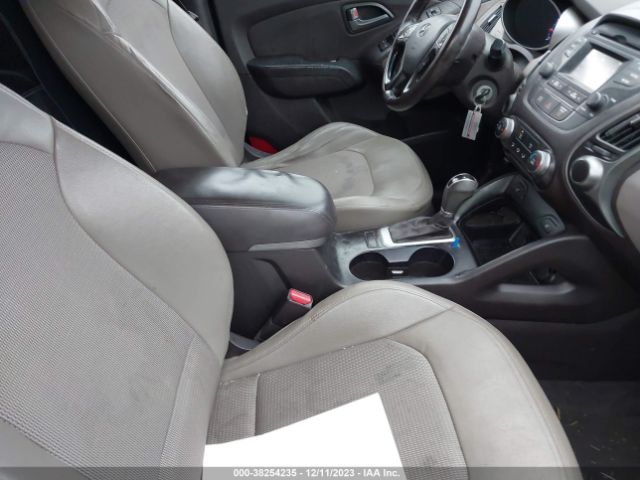 Photo 4 VIN: KM8JU3AG2FU958429 - HYUNDAI TUCSON 