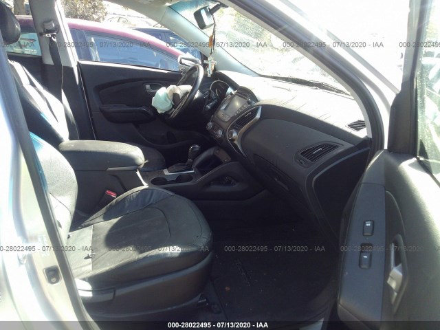 Photo 4 VIN: KM8JU3AG6FU005979 - HYUNDAI TUCSON 