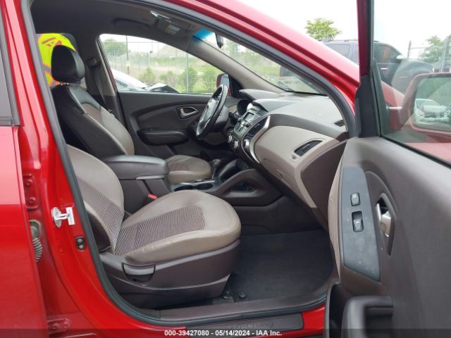 Photo 4 VIN: KM8JUCAC0CU374605 - HYUNDAI TUCSON 