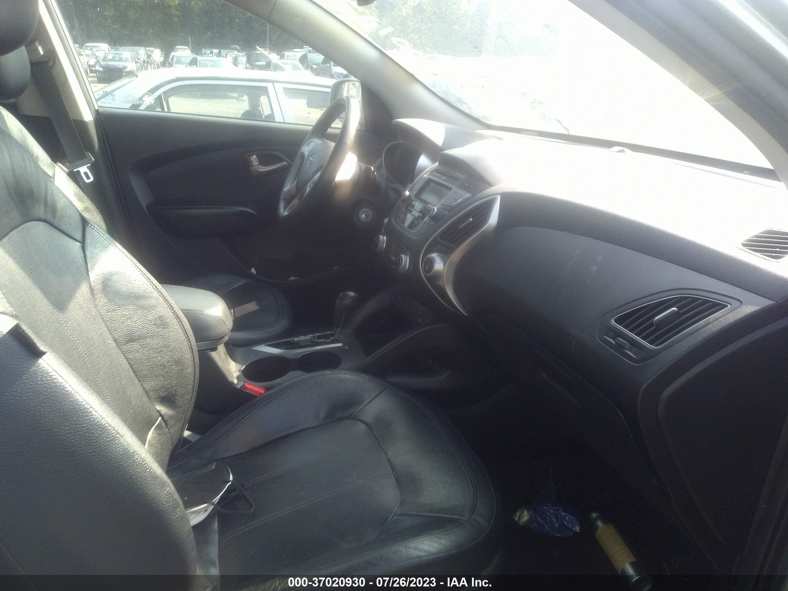 Photo 4 VIN: KM8JUCAC0CU466071 - HYUNDAI TUCSON 