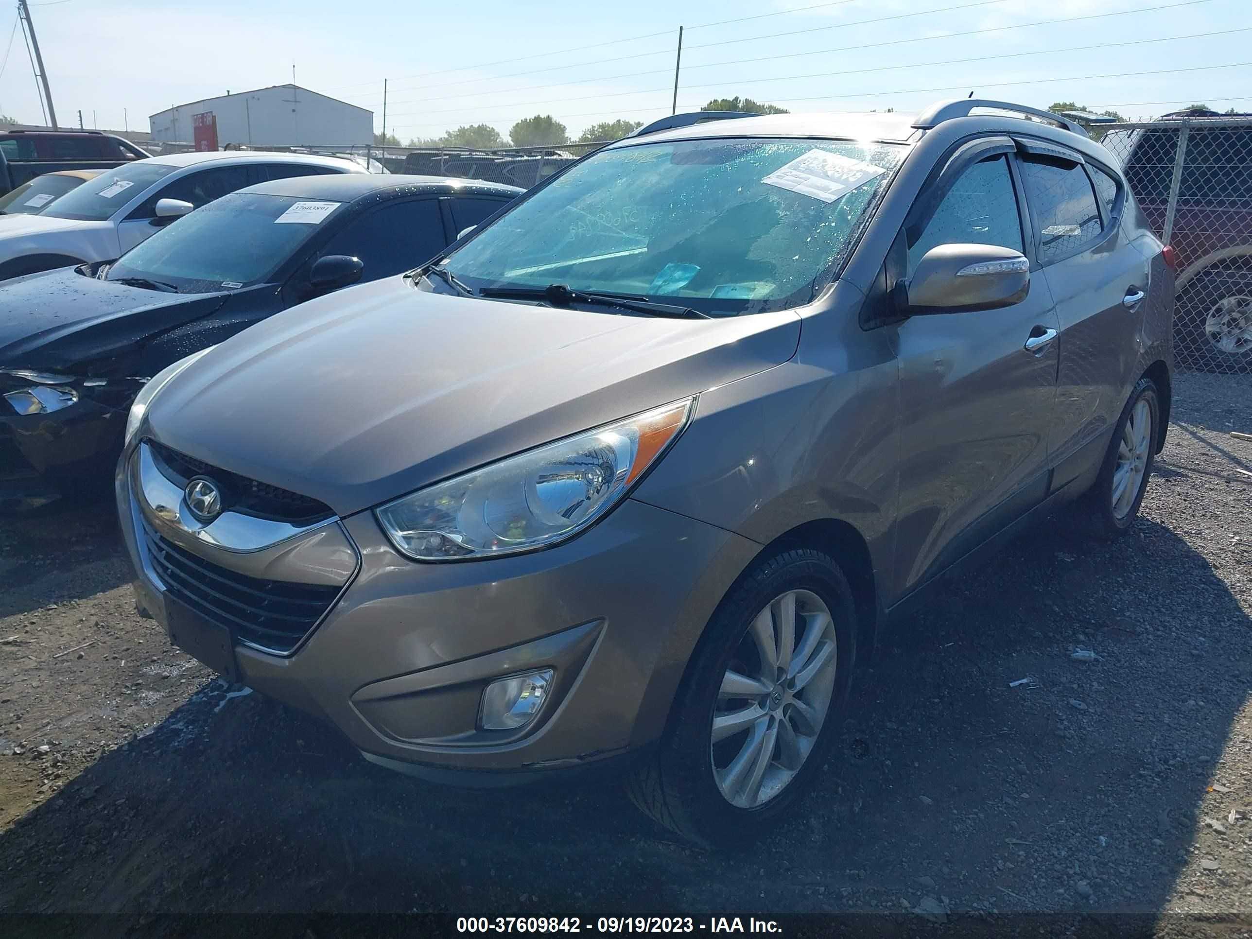 Photo 1 VIN: KM8JUCAC0CU533185 - HYUNDAI TUCSON 