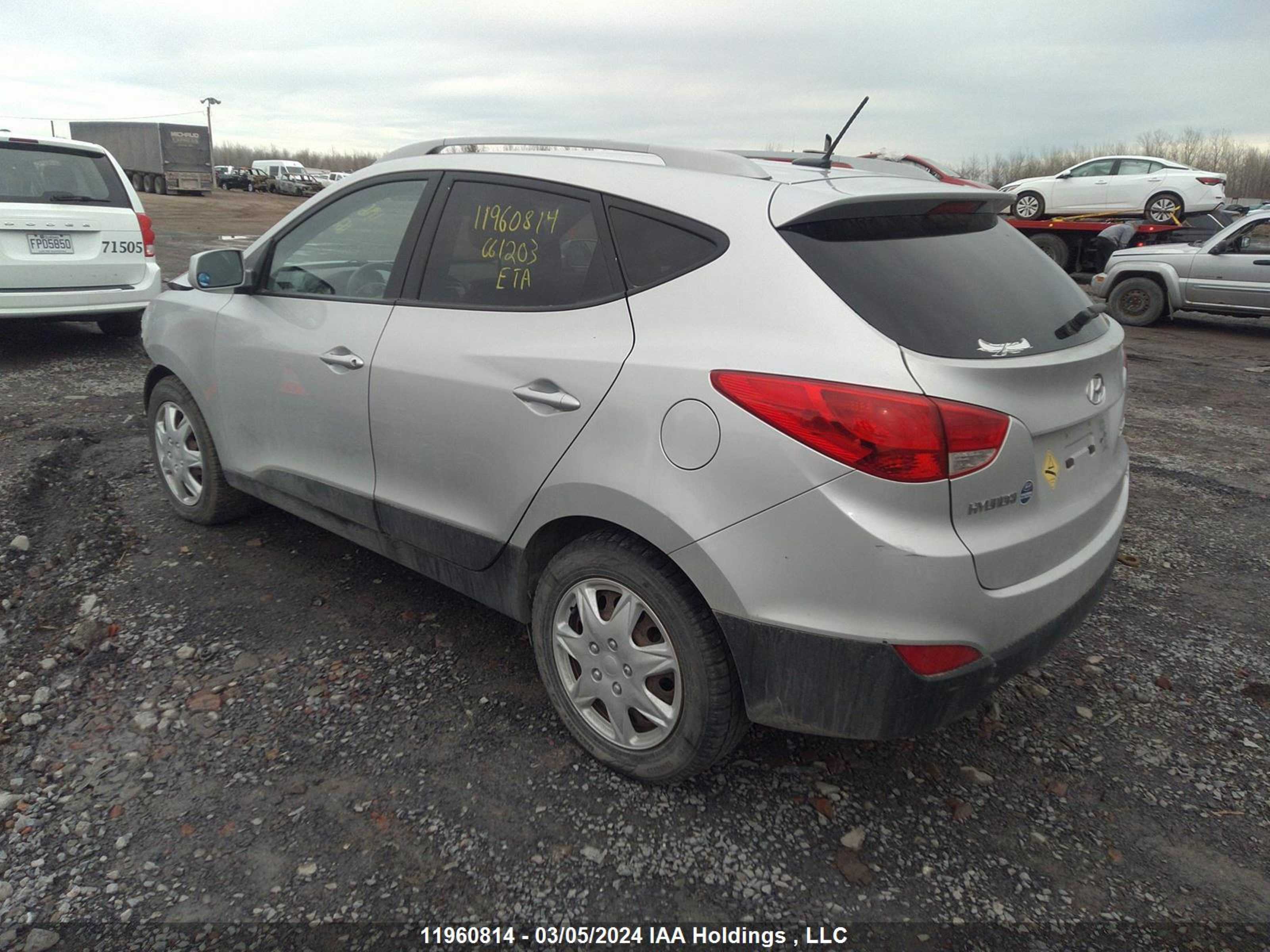 Photo 2 VIN: KM8JUCAC0DU661203 - HYUNDAI TUCSON 