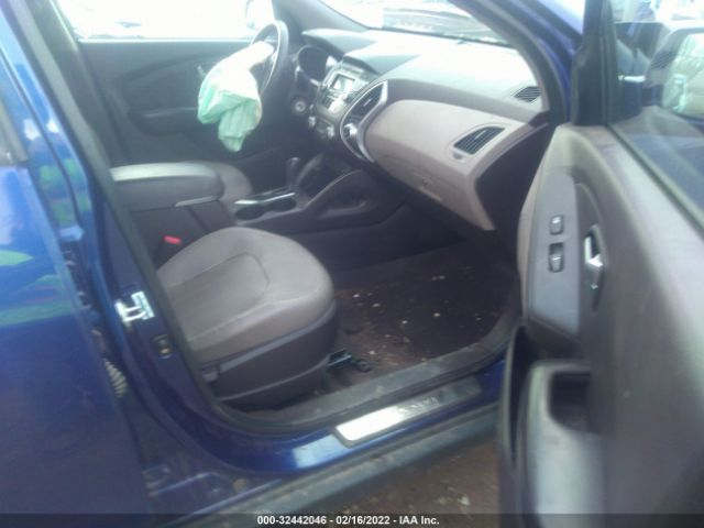 Photo 4 VIN: KM8JUCAC1BU252253 - HYUNDAI TUCSON 