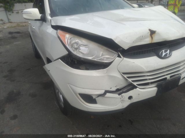 Photo 5 VIN: KM8JUCAC1CU420393 - HYUNDAI TUCSON 