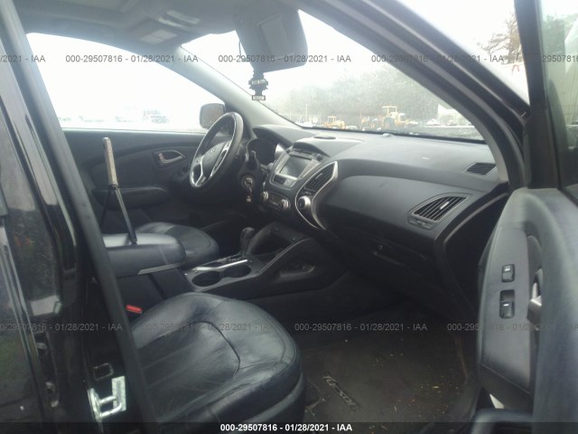 Photo 4 VIN: KM8JUCAC2BU155546 - HYUNDAI TUCSON 