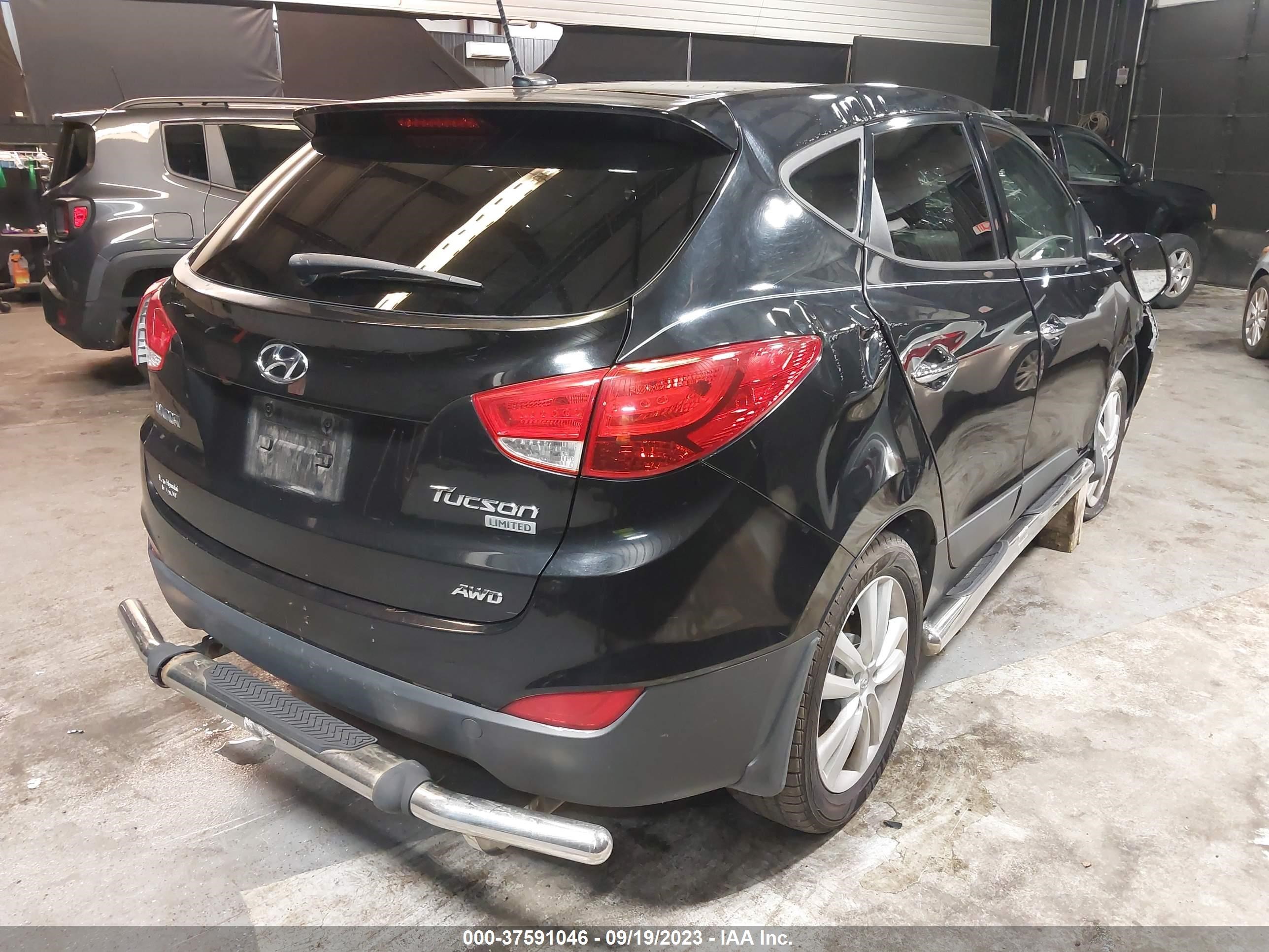 Photo 3 VIN: KM8JUCAC2DU724639 - HYUNDAI TUCSON 