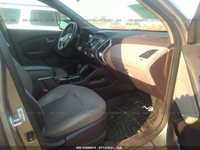 Photo 4 VIN: KM8JUCAC3BU135855 - HYUNDAI TUCSON 