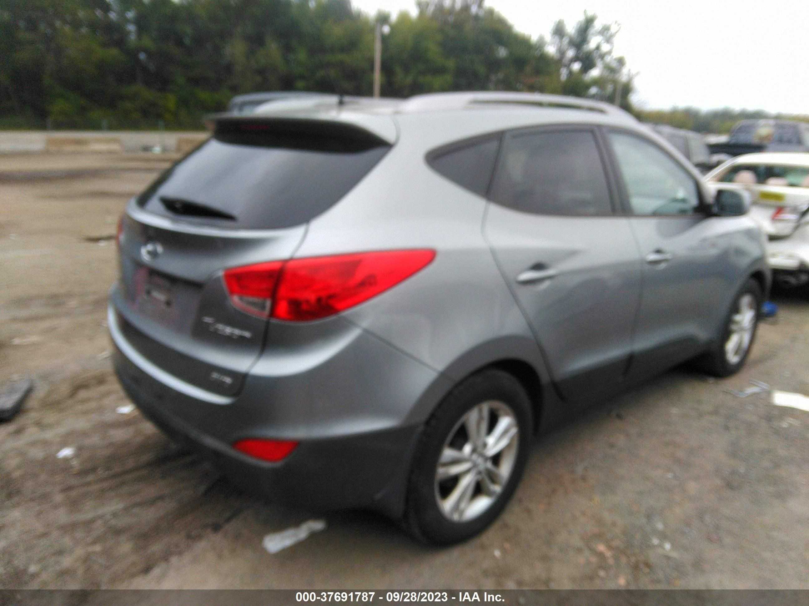 Photo 3 VIN: KM8JUCAC3BU272178 - HYUNDAI TUCSON 