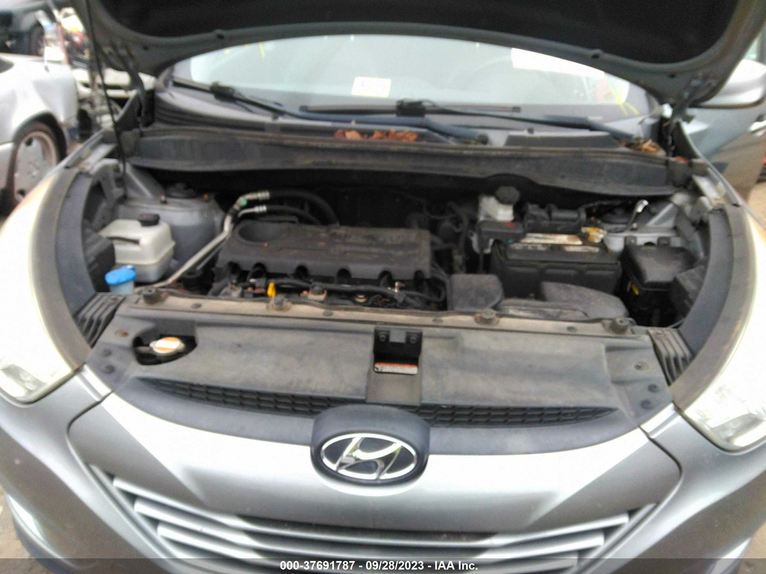 Photo 9 VIN: KM8JUCAC3BU272178 - HYUNDAI TUCSON 