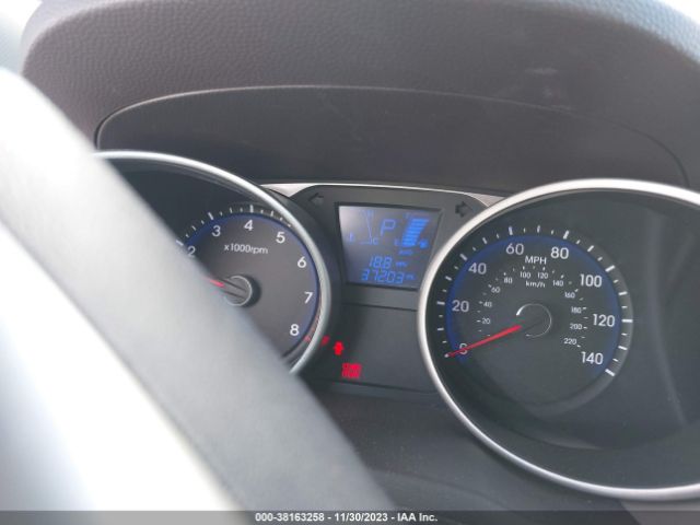 Photo 6 VIN: KM8JUCAC3DU608897 - HYUNDAI TUCSON 