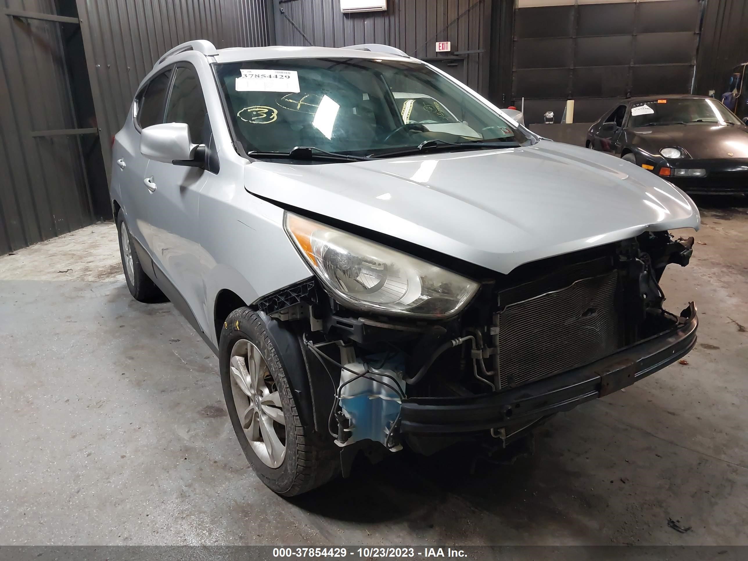 Photo 0 VIN: KM8JUCAC4BU207064 - HYUNDAI TUCSON 