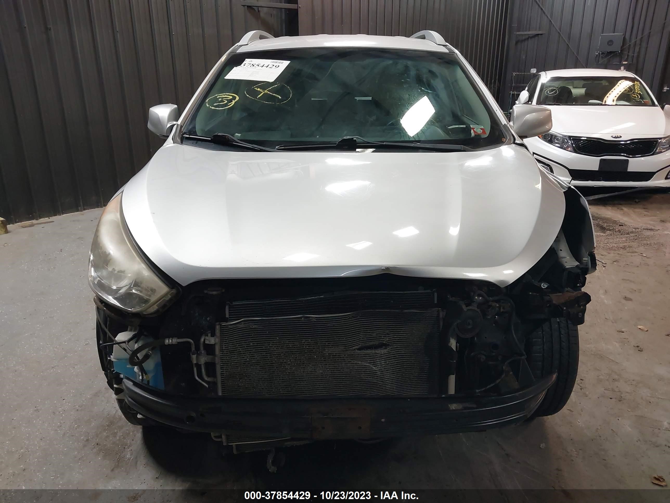 Photo 5 VIN: KM8JUCAC4BU207064 - HYUNDAI TUCSON 