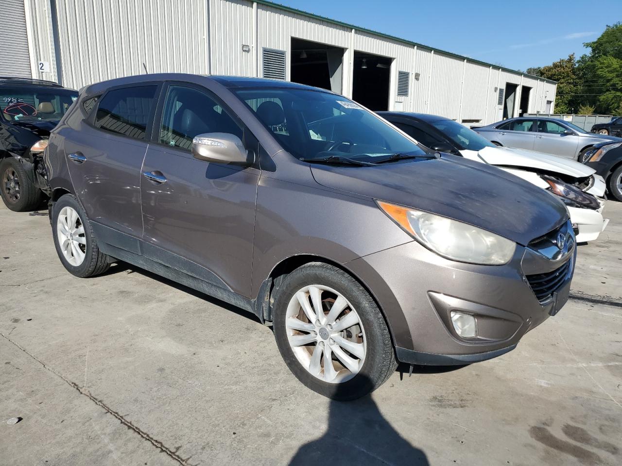 Photo 3 VIN: KM8JUCAC4CU382822 - HYUNDAI TUCSON 