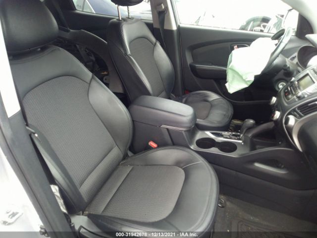 Photo 4 VIN: KM8JUCAC4CU418380 - HYUNDAI TUCSON 