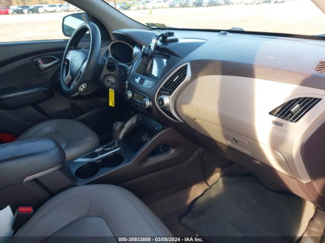 Photo 4 VIN: KM8JUCAC6AU061295 - HYUNDAI TUCSON 