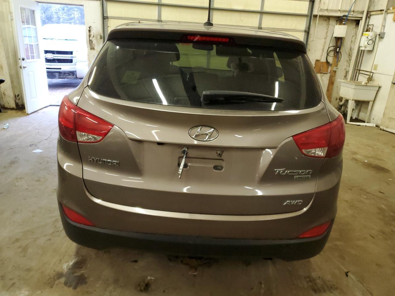 Photo 5 VIN: KM8JUCAC7CU404635 - HYUNDAI TUCSON 